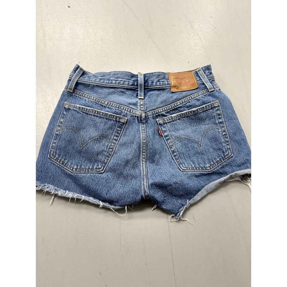 Women's Levi's 501 Original Fit High Rise Shorts Light Wash Distressed Size 26